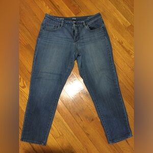 a.n.a Classic Blue Women's Skinny Ankle Jeans. Gently Worn 👖